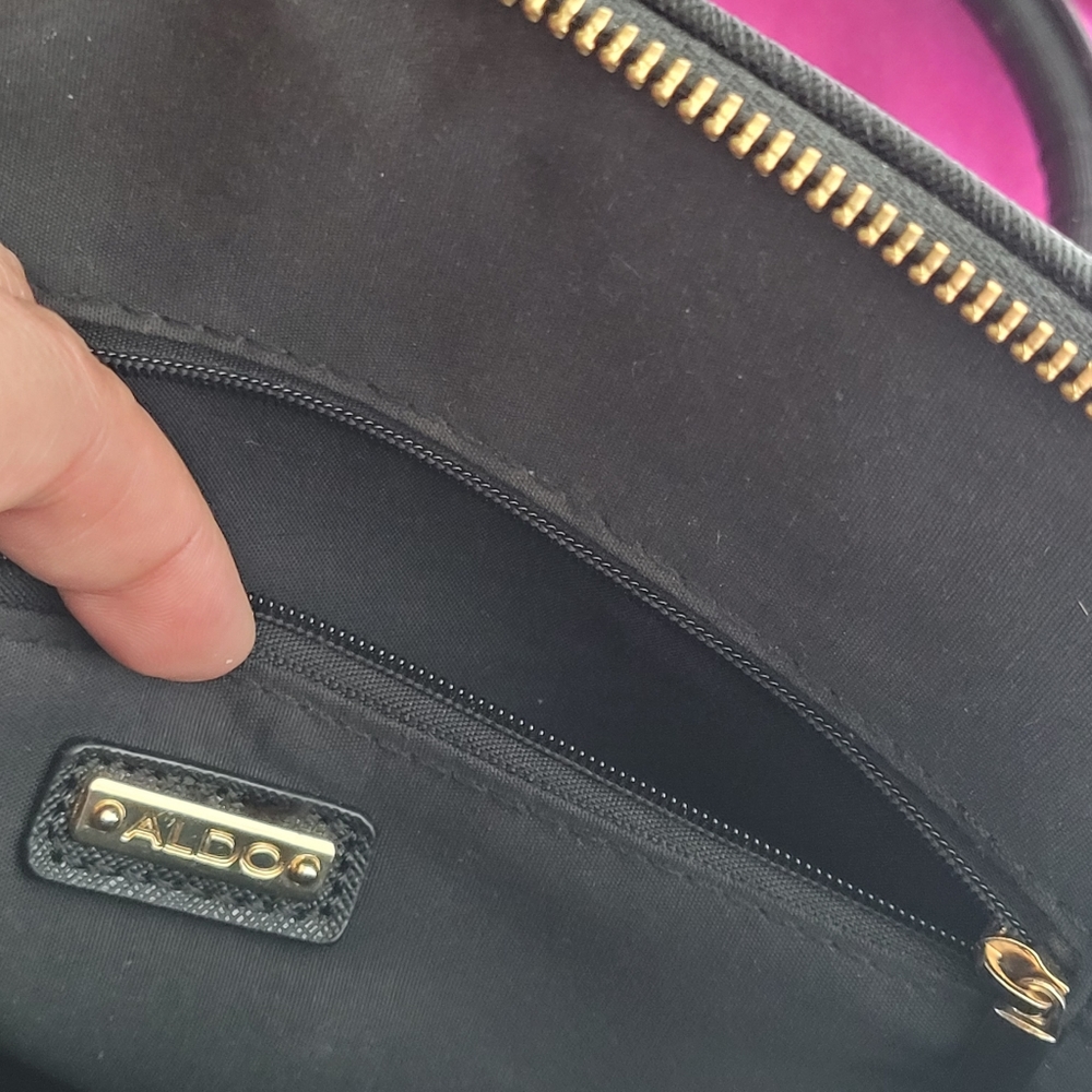 Purse - Picture 2 of 6